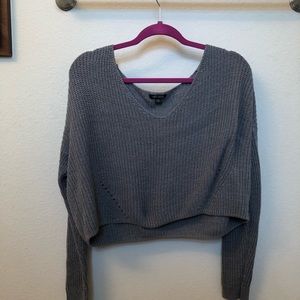CROPPED GREY SWEATER